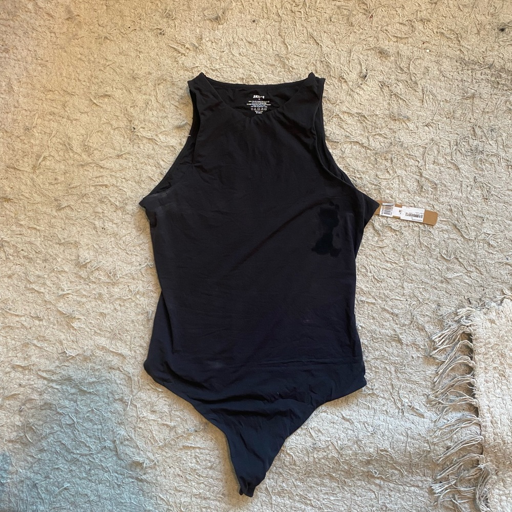 NWT Skims High neck bodysuit onyx